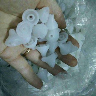 Núm silicon gắn vào xi lanh rửa mũi