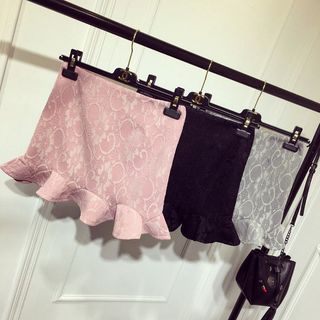 Váy ngắn đuôi cá phối ren