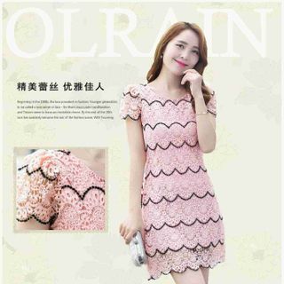 Đầm ren nổi gợn sóng
