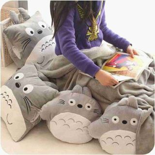 Bộ chăn gối 3 trong 1 hình totoro giá sỉ