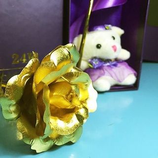 Hoa hồng mạ vàng 24k