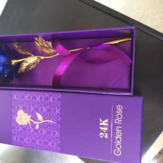 Hoa hồng mạ vàng 24k