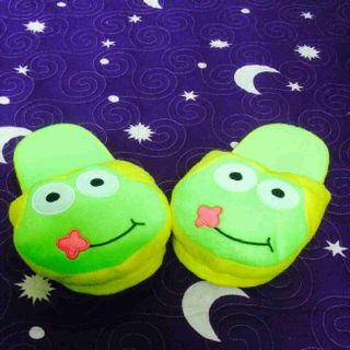 Dép free size dài 26 cm ngang 10cm ai mang cũng vừa

dép bông hình thú đi trong nhà 60k/đôi