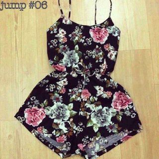 Jumsuit hoa
có 2 kiểu dây và yếm cột