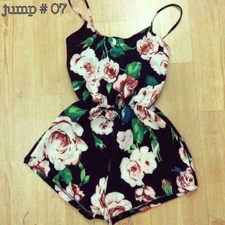 Jumsuit hoa
có 2 kiểu dây và yếm cột