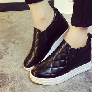 Giầy thể thao cao cổ và giầy yezzy