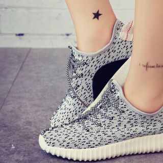 Giầy thể thao cao cổ và giầy yezzy