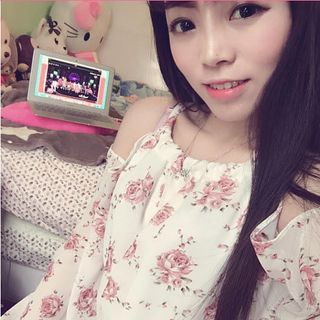 Set jumpsuit hoa nhỏ trễ vai hàng oder