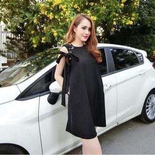 Đầm dây chéo vai
