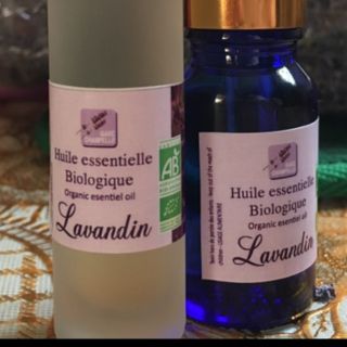 Hoa lavenden và tinh dầu lavandin