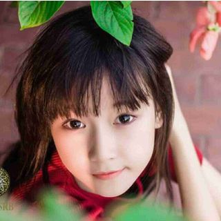 Kính áp tròng hàn quốc