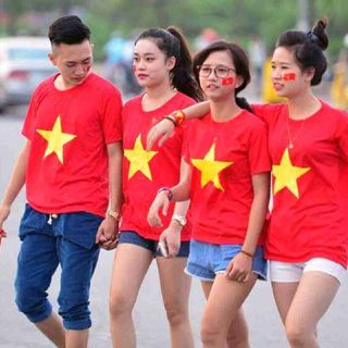Áo cờ đỏ sao vàng