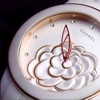 Đồng hồ chanel đá