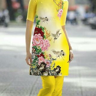 Áo dài cách tân in họa tiết hoa mẫu đơn