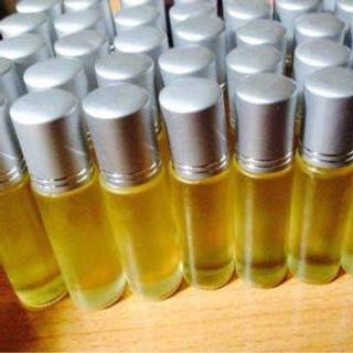Tinh dầu trị thâm môi hồng nhũ hoa