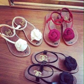 Sandal nữ kẹp hoa
