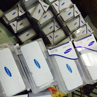 Sạc dự phòng samsung đa năng 20000mah hangf fake1 giá sỉ