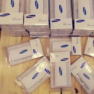 Sạc dự phòng samsung đa năng 20000mah hangf fake1