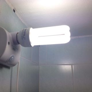 Đuôi đèn cảm ứng hồng ngoại tự động tắt/mở đèn
