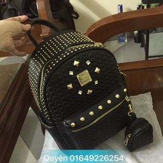 Balo đinh kèm móc khoá