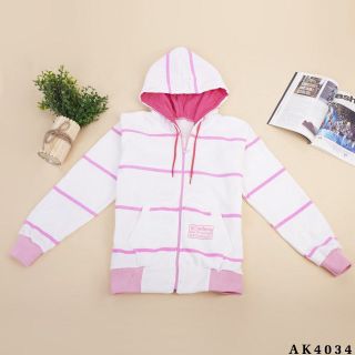 Áo khoác nữ màu trắng thêu hình gấu