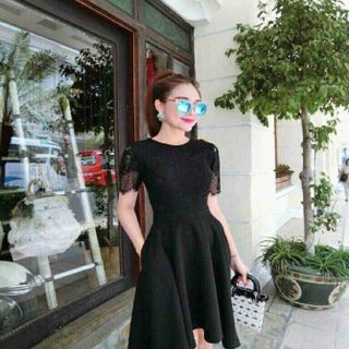 Đầm xoè phối ren