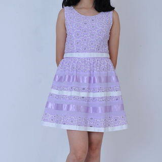 Đầm ren hoa mai