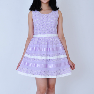 Đầm ren hoa mai