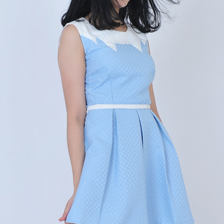 Đầm gân viền eo