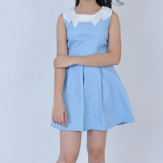 Đầm gân viền eo