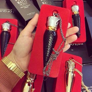 Son louboutin siêu siêu lì