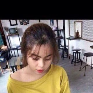 Áo thun lệch vai