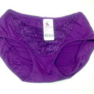 Quần bà già phối ren chữ v