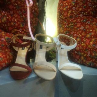 Sandal 8f chữ v