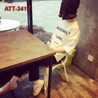 Áo thun nữ màu trắng chữ assembly label