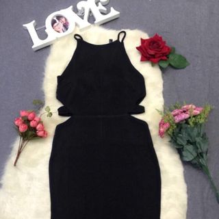 Đầm cut-out body hot tk