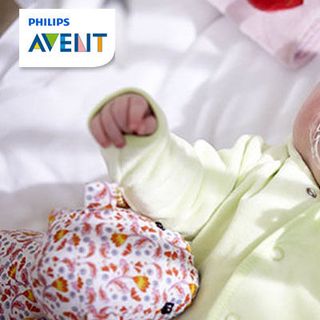 Ty ngậm avent cho bé