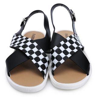 Giày sandal nhựa caro chéo
