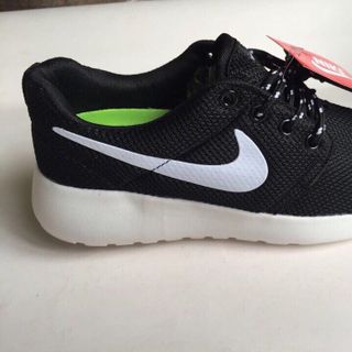 Giày thể thao nam nữ