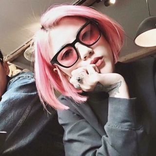 Kính mát chữ v đi đêm