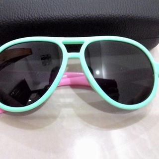 Kính trẻ em polarised