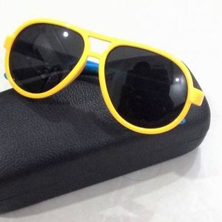 Kính trẻ em polarised