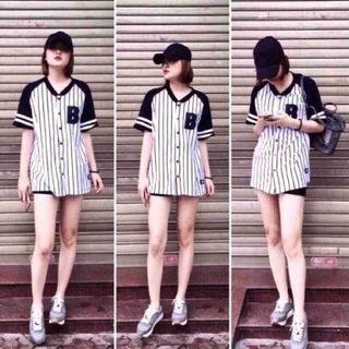Áo thun bóng chày chữ b