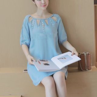 Đầm voan kết hạt khoét cổ