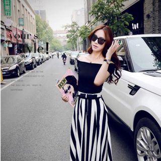 Set trễ vai váy sọc