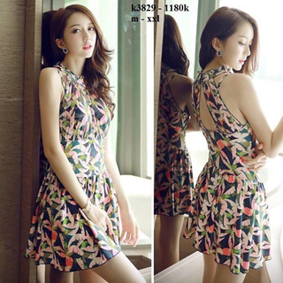 Đầm cổ yếm in hoa voan lanh