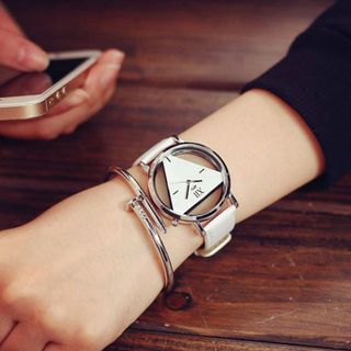 Đồng hồ mặt tam giác wilon