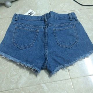 Quần jean lửng kểu dáng đẹp chất liệu vải tốt bao sài