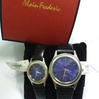 Dong ho alain frederic cap doi phap chay pin co may vach check gia
