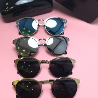 Kinh versace nu trong polarised chong uv full box